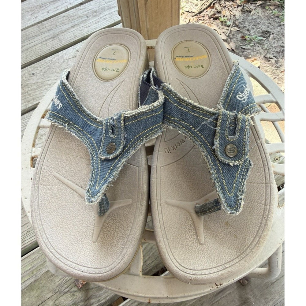 Skechers Tone Ups Womens 7 Blue Denim Flip Flop Sandals Thong Raw Hem Y2K 38776